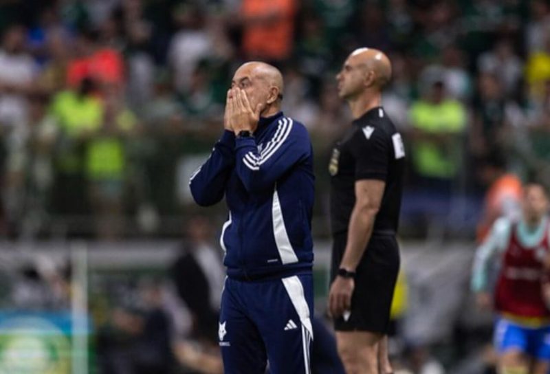 Cruzeiro enfrenta desfalques na zaga e pode escalar zagueiro inativo há cinco meses