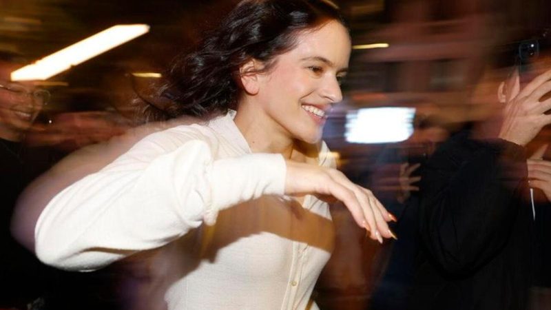 Rosalía desata caos en Madrid al anunciar su nuevo álbum y enfrenta posible multa millonaria