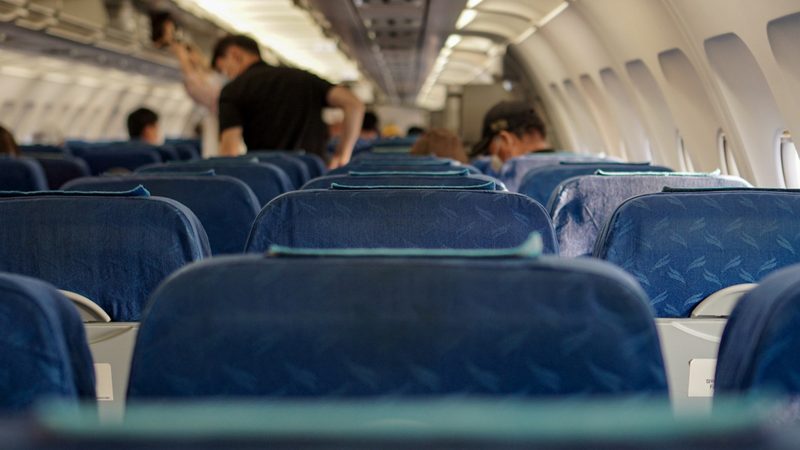 Un vuelo de Air China aterriza de emergencia en Shanghái tras incendio de batería de litio