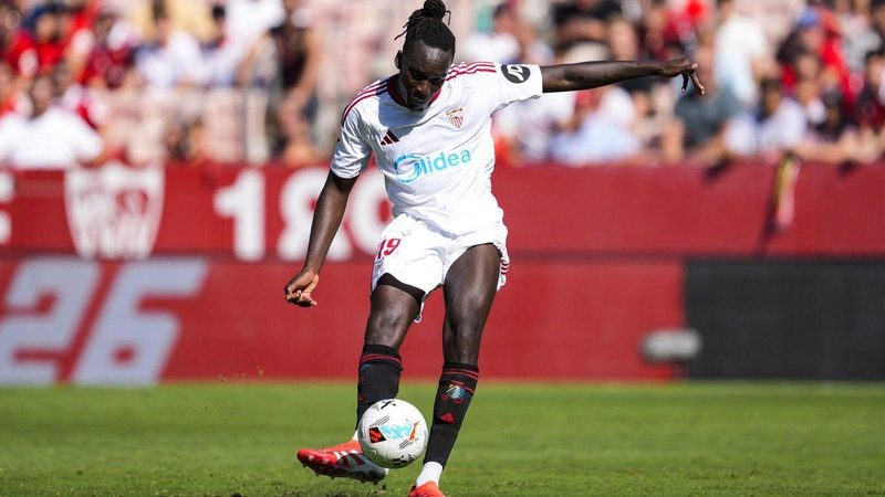 Batista Mendy se lesiona y estará varias semanas fuera con el Sevilla
