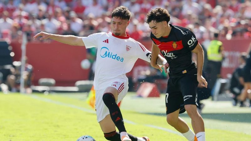 Jan Virgili destaca en Mallorca y confirma su talento ante Sevilla con Deco atento a su progreso