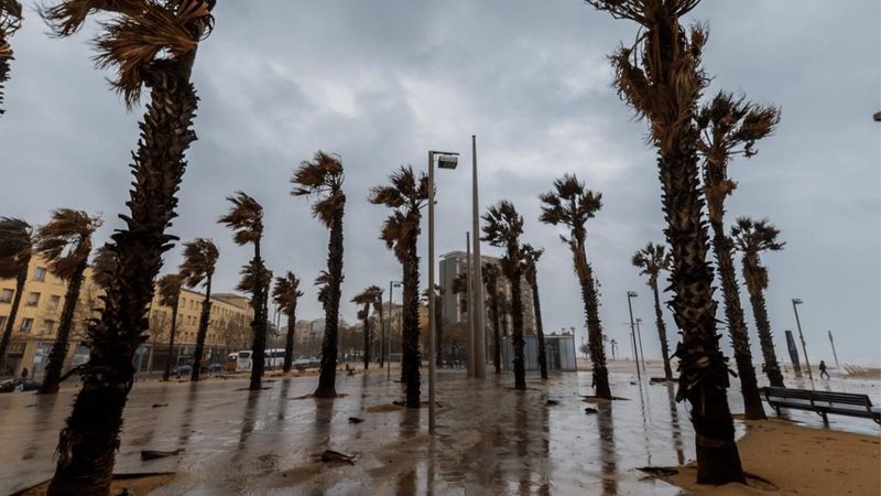 Borrasca Benjamín provoca vientos muy fuertes y olas de hasta siete metros en el norte de España