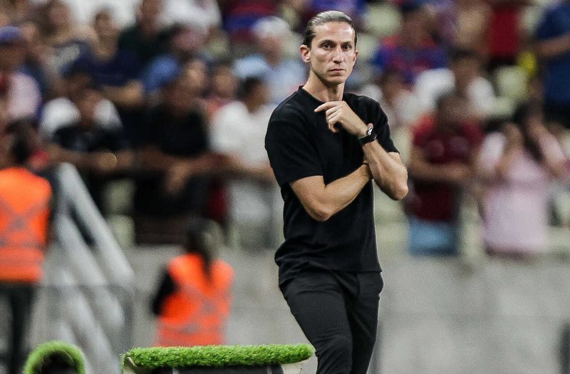 Pressão por valorização de Filipe Luís cresce com Flamengo na final da Libertadores