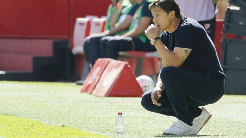 Almeyda reestructura la defensa del Sevilla sin Azpilicueta para enfrentar a la Real Sociedad