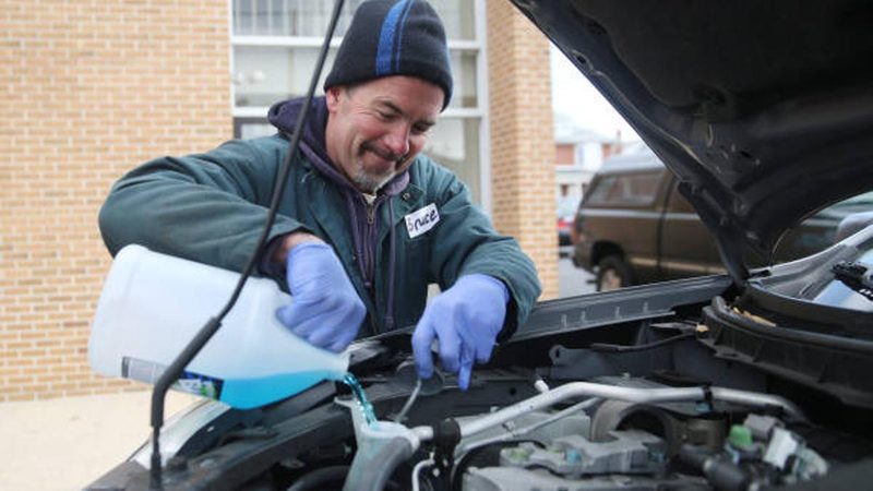 Cuándo y cómo cambiar el líquido refrigerante para evitar averías graves en tu coche