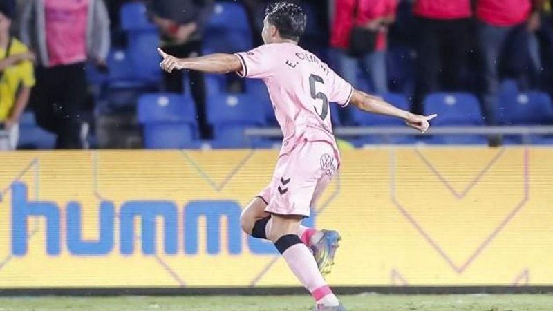 Enrique Clemente brilla en Las Palmas y negocia la renovación tras su cesión al Zaragoza
