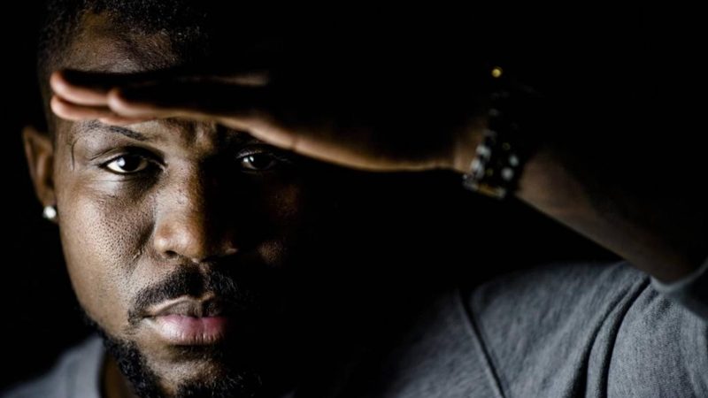 Royston Drenthe ingresado tras sufrir un derrame cerebral