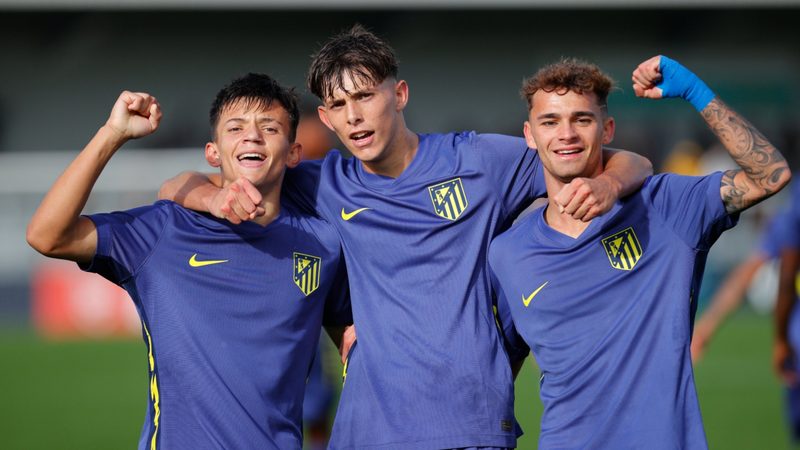 Atlético Juvenil logra una épica remontada ante Arsenal con gol decisivo de Barrios