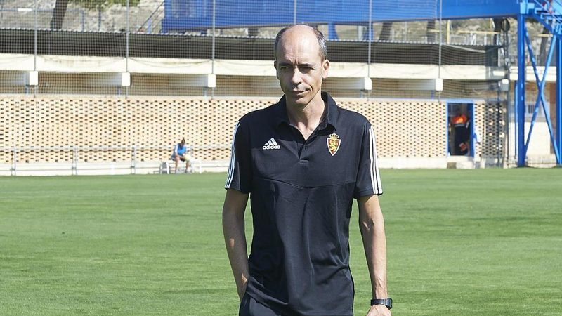 El Real Zaragoza descarta cambios en su estructura tras la derrota y mantiene a Larraz y Garcés en sus puestos