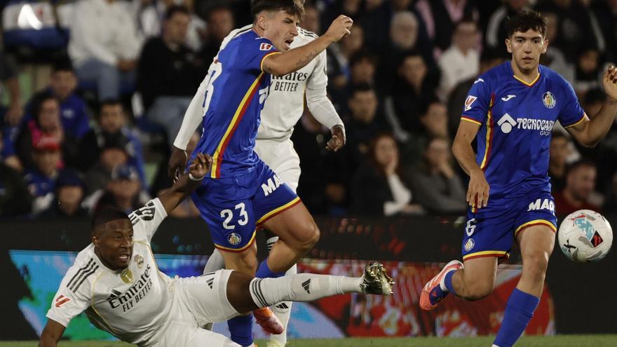 Xabi Alonso enfrenta dudas defensivas antes del clásico contra el Barça