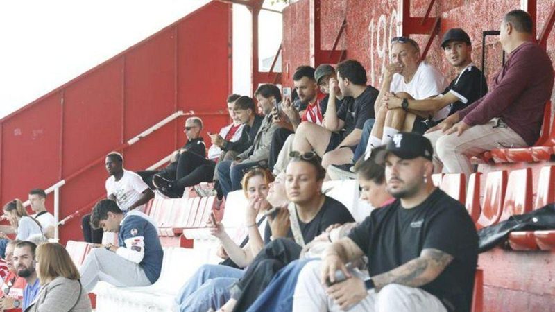 Zaragoza protege a Pablo Insua para afrontar El Molinón con bajas clave
