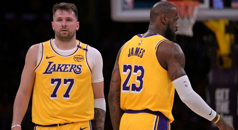 Venda histórica dos Los Angeles Lakers é aprovada pela NBA