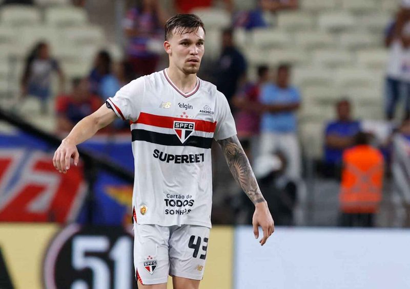 São Paulo busca renovar contrato com promessa da base, Felipe Negrucci