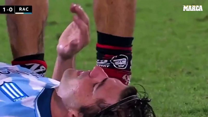 Marcos Rojo protagoniza incidente involuntario con su compañero Santi Sosa en semifinales de Libertadores