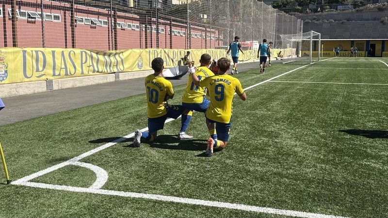 Johan Guedes impulsa al filial de la UD Las Palmas en dos minutos decisivos