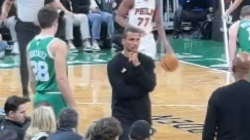 Hugo González no debuta en la NBA y Boston Celtics pierden ante Philadelphia Sixers en un final ajustado
