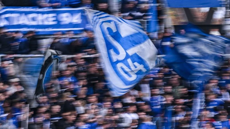 Brutale Auseinandersetzung am Kölner Hauptbahnhof zwischen BVB- und Schalke-Fans