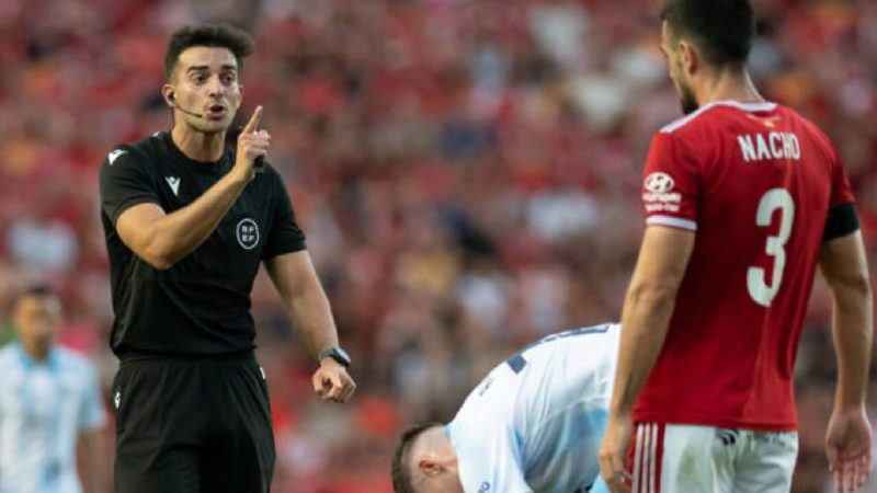 Archivada la querella del Nàstic contra el árbitro Eder Mallo tras partido polémico