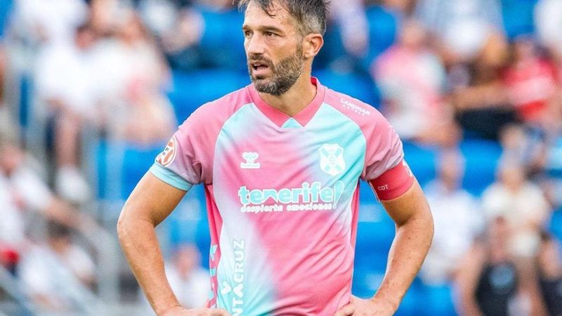 Aitor Sanz pide mesura tras derrota y destaca la confianza en el Tenerife
