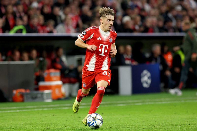 Bayern-Sportdirektor Freund betont: Umgang mit Toptalent Karl bleibt besonnen