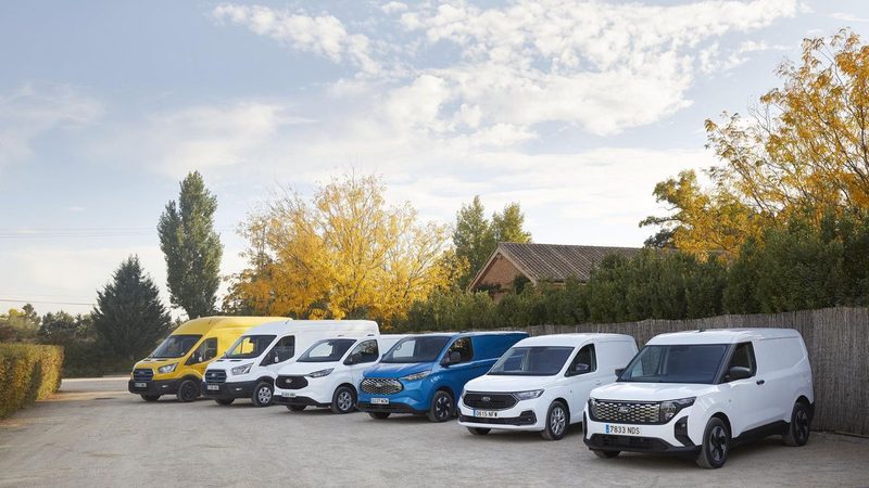 Ford Transit celebra 60 años de innovación y liderazgo en transporte comercial