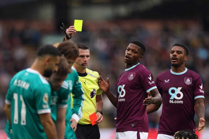 IFAB diskutiert mögliche Erweiterung der VAR-Regeln für Gelb-Rote Karten