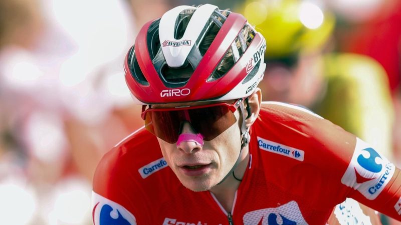 Vingegaard aconseja a Seixas esperar para debutar en el Tour ante la presión y expectativas
