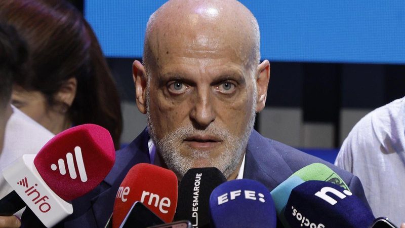 Tebas enfrenta críticas del Valencia y Villarreal por polémicas decisiones en LaLiga