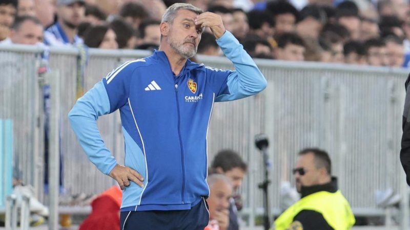 Emilio Larraz deja el Zaragoza tras la goleada y el club busca un tercer entrenador en octubre