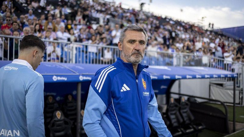 Emilio Larraz regresa al filial del Real Zaragoza tras el duro 0-5 ante Cultural Leonesa