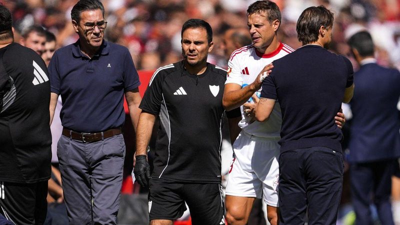 Azpilicueta sufre lesión en los aductores y se perderá varios partidos clave del Sevilla