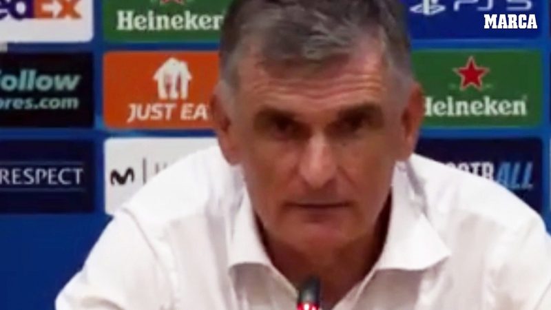 Mendilibar critica decisiones arbitrales tras derrota contra Barcelona en Champions