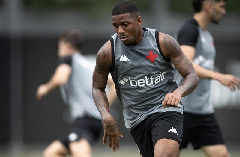 Leandrinho, promessa do Vasco, enfrenta dificuldades e atrai sondagens internacionais