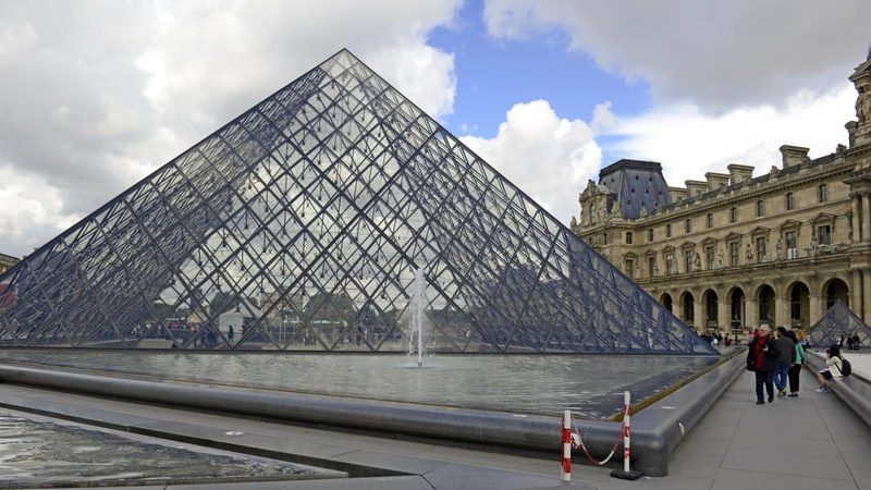 Arrestato un presunto ladro del Louvre mentre assisteva a una partita del Paris FC