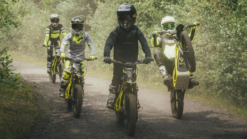 Triumph presenta la gamma Txp: moto elettriche offroad per giovani avventurieri