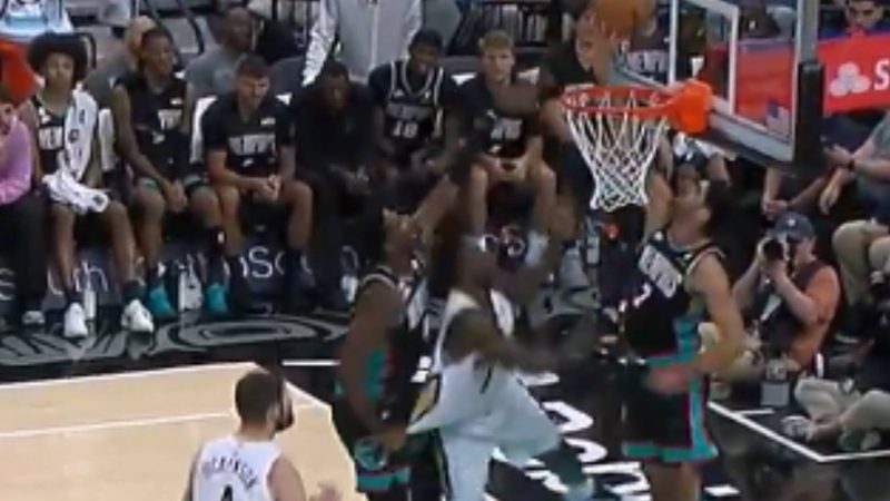 Santi Aldama brilla como sexto hombre en la victoria de Grizzlies sobre Pelicans