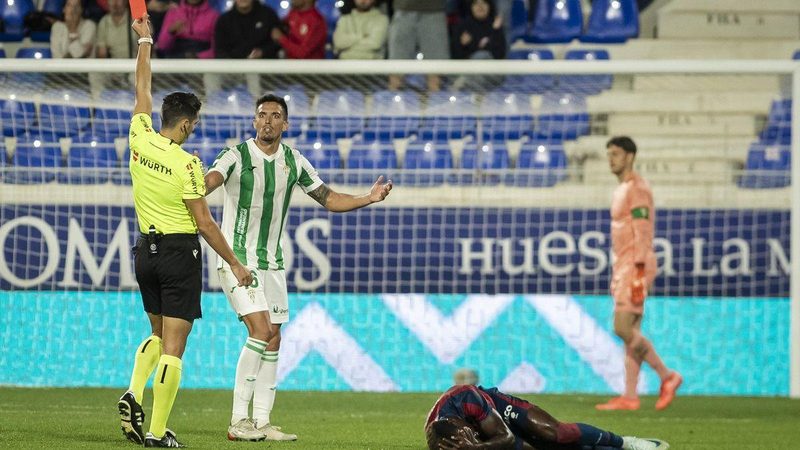 Córdoba CF mejora su suerte arbitral y suma cinco jornadas sin perder en Segunda División