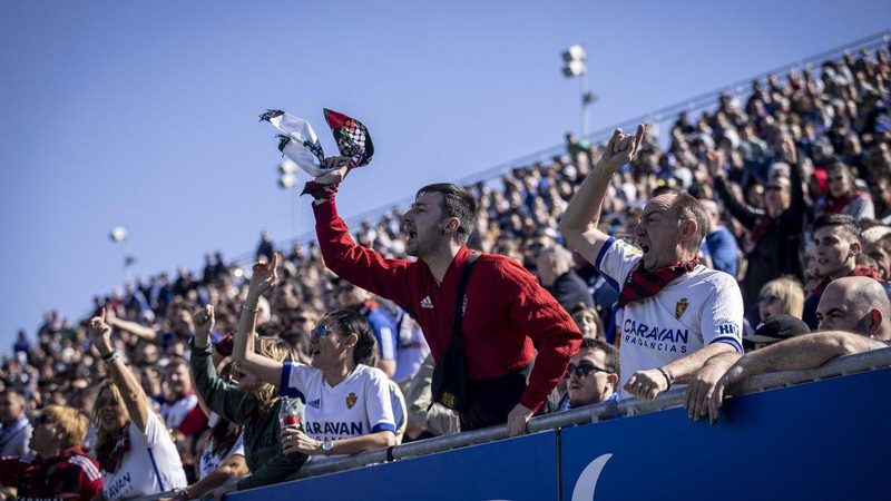 La afición del Real Zaragoza planea movilizaciones ante la crisis del equipo colista