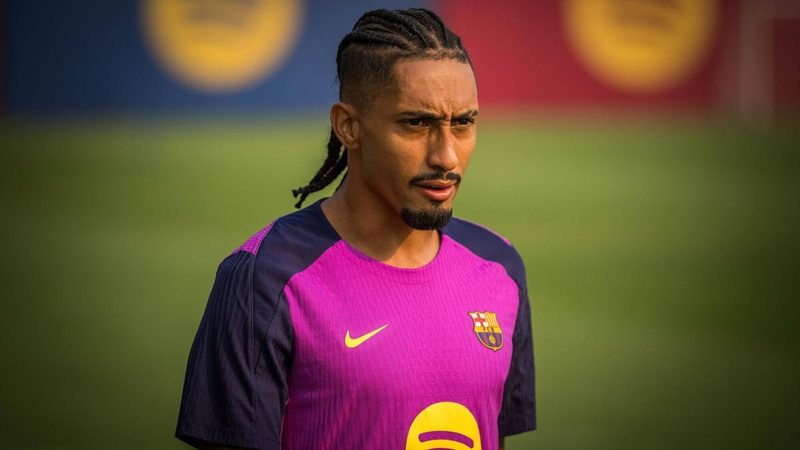 Raphinha avanza en su recuperación y apunta al Clásico en el Santiago Bernabéu