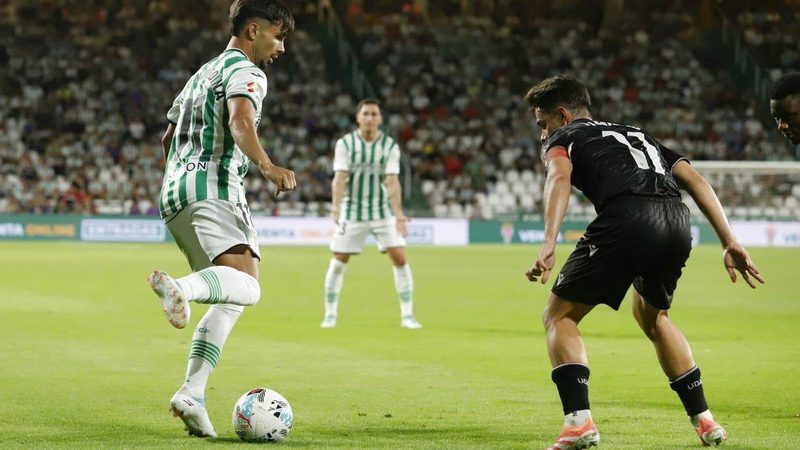 Kevin Medina, primer jugador del Córdoba CF a una tarjeta de sanción tras diez jornadas