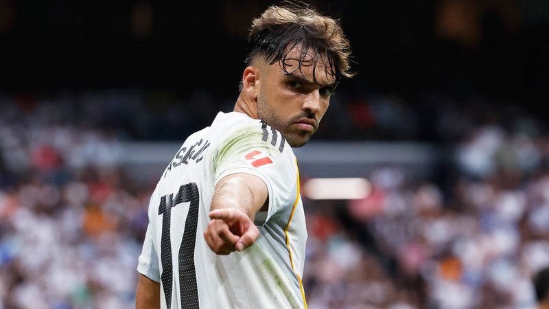 Raúl Asencio supera su pesadilla en el Mundial y renace en el Real Madrid