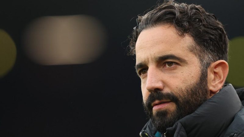 Rúben Amorim lidera al Manchester United a una histórica victoria en Anfield y afianza su puesto