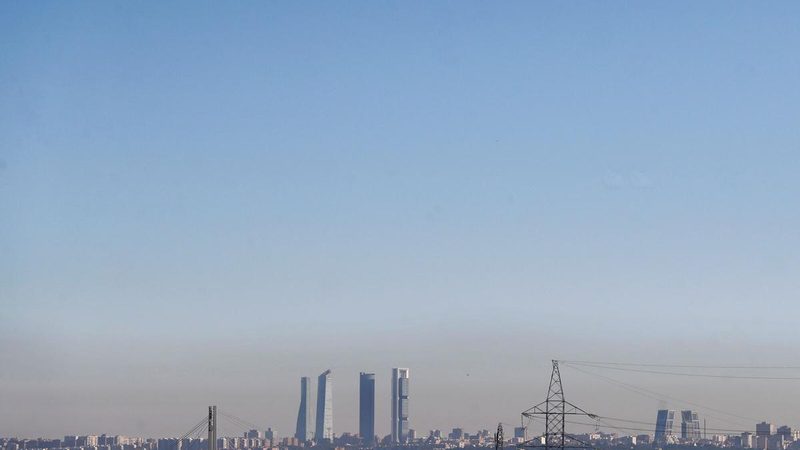 Olas de calor en 2025 disparan la contaminación por ozono en España al nivel más alto en una década