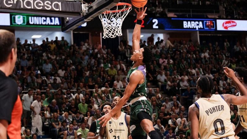 El Barça vence al Unicaja con dominio en tiros libres y suma su primera victoria