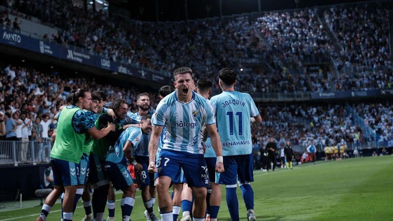 Málaga CF busca convertir La Rosaleda en un fortín para salir de la crisis