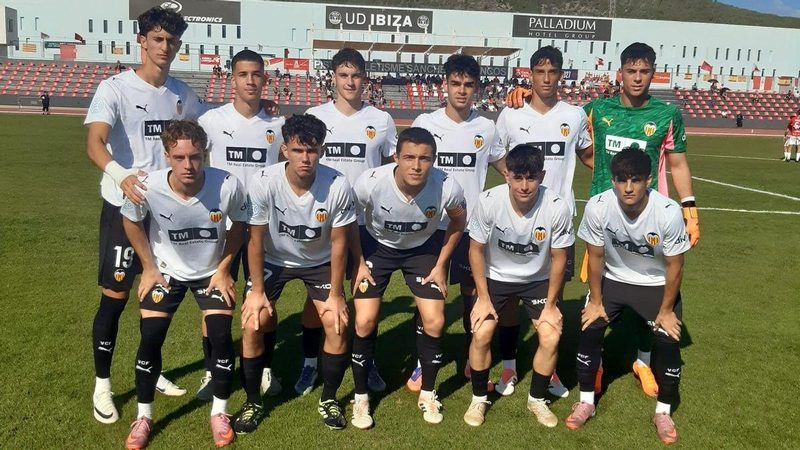 El Valencia Mestalla de Angulo logra una remontada vital (1-2) en Ibiza