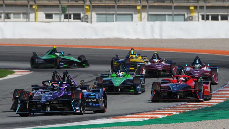 Mortara svetta nei test di Valencia, Rowland già in forma con Nissan