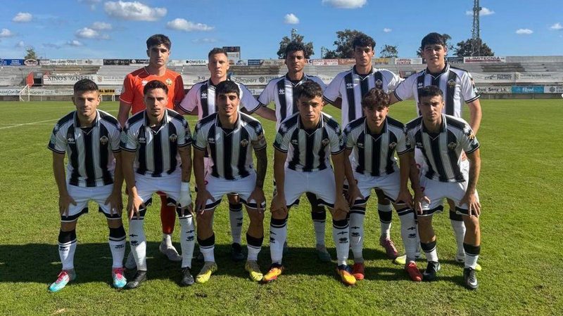 El Castellón B aprieta y roza el empate ante el Poblense en un emocionante 3-2