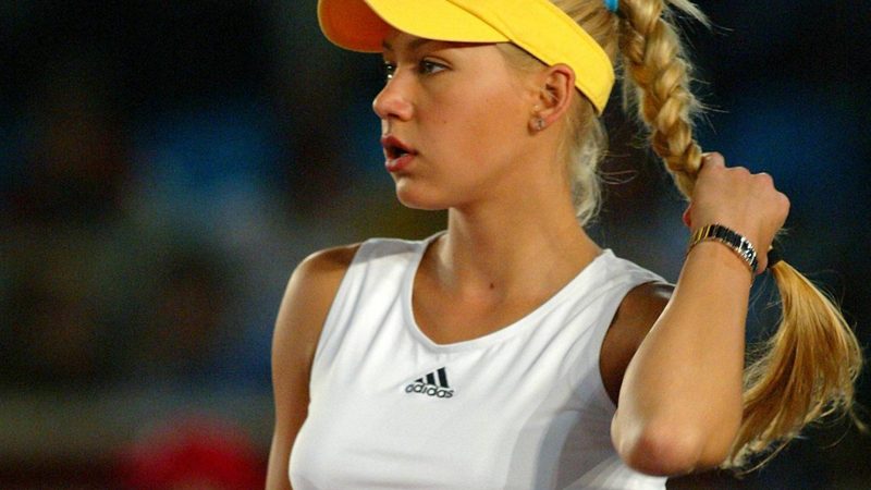 Anna Kournikova reaparece en Instagram tras tres años con una foto familiar de Halloween