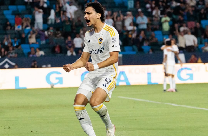 LA Galaxy busca assegurar Matheus Nascimento do Botafogo para 2026